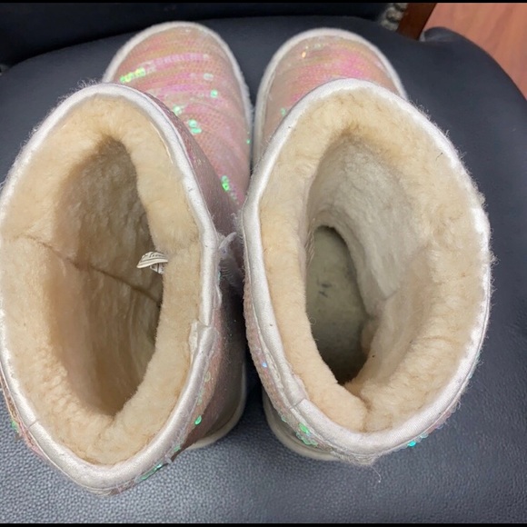 Limited Edition I Do Iridescent UGG Size 8 - Picture 7 of 14